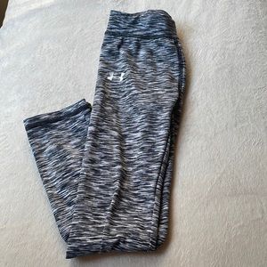 Under armour 6x legging black and white